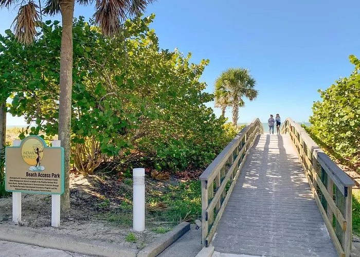 Ferienhaus Large Balcony & Water Views: Indian Shores Condo!