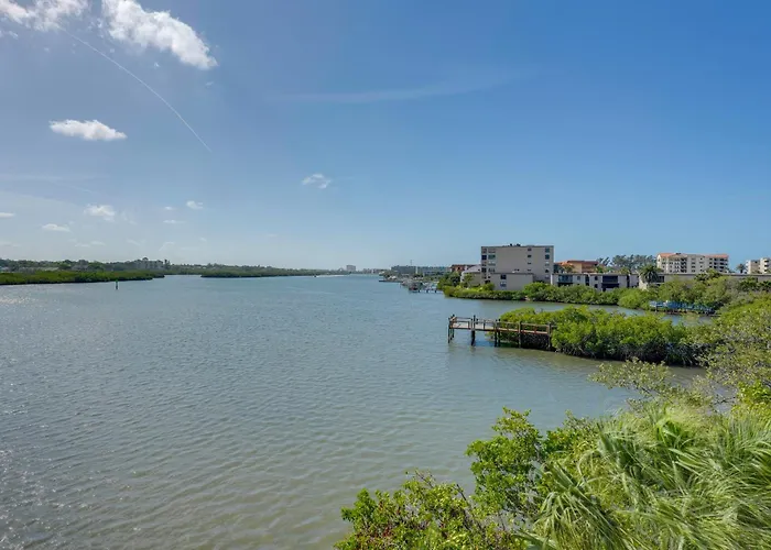 Ferienhaus Large Balcony & Water Views: Indian Shores Condo! *