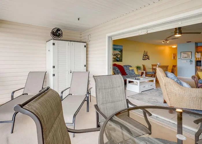 Large Balcony & Water Views: Indian Shores Condo! Ferienhaus *