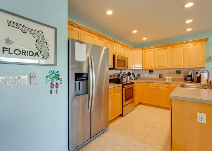 Ferienhaus Large Balcony & Water Views: Indian Shores Condo! *