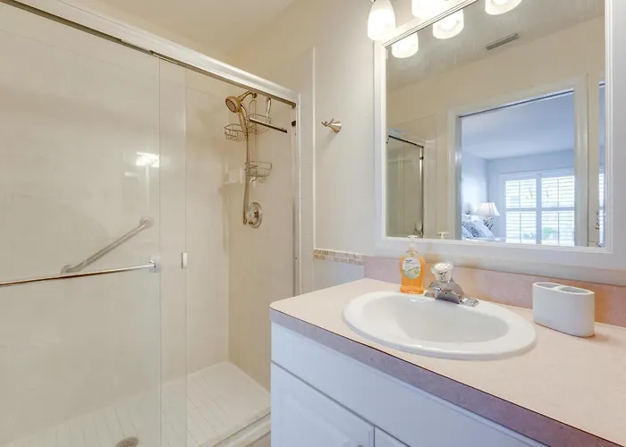 Large Balcony & Water Views: Indian Shores Condo! Ferienhaus
