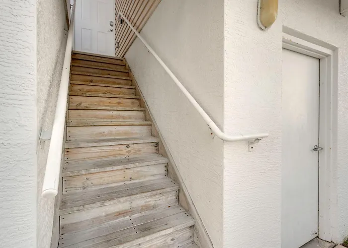 Large Balcony & Water Views: Indian Shores Condo! Ferienhaus *