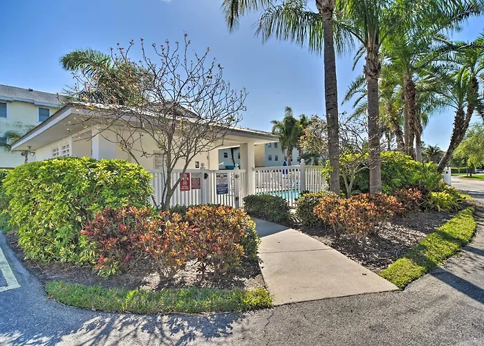 Large Balcony & Water Views: Indian Shores Condo! Ferienhaus Clearwater Beach